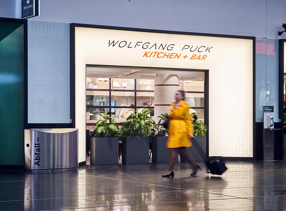 Wolfgang-Puck-preview-966x712 Wolfgang-Puck-preview-966x712